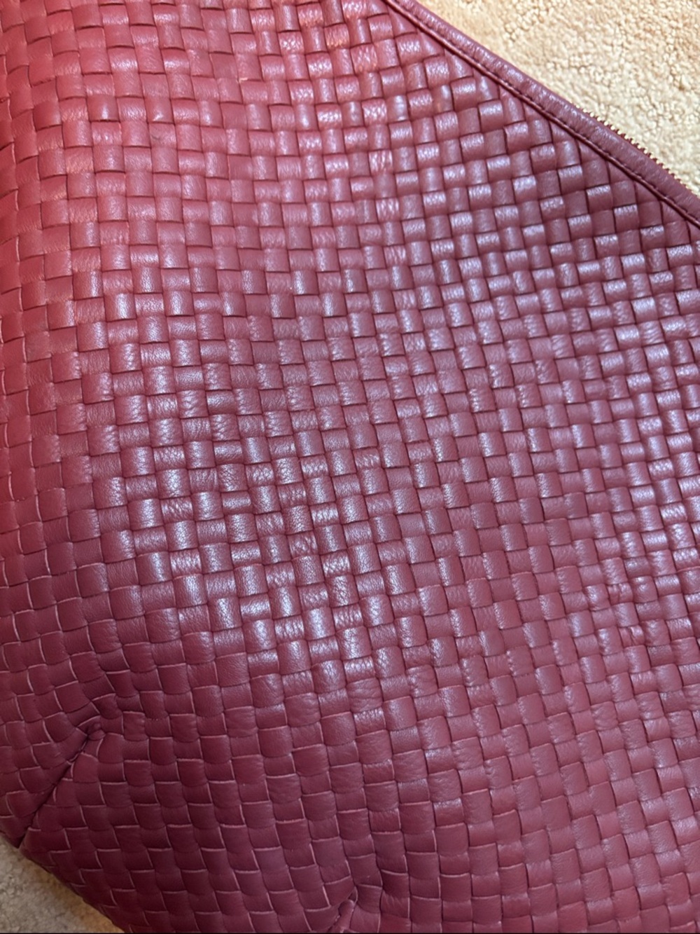 Quince Women's Woven Leather Shoulder Bag in Burgundy - Picture 4 of 9
